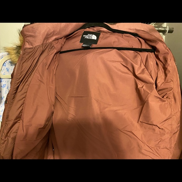 Super cute! Fall/Winter NORTH FACE puffer/bomber coat - Picture 4 of 9